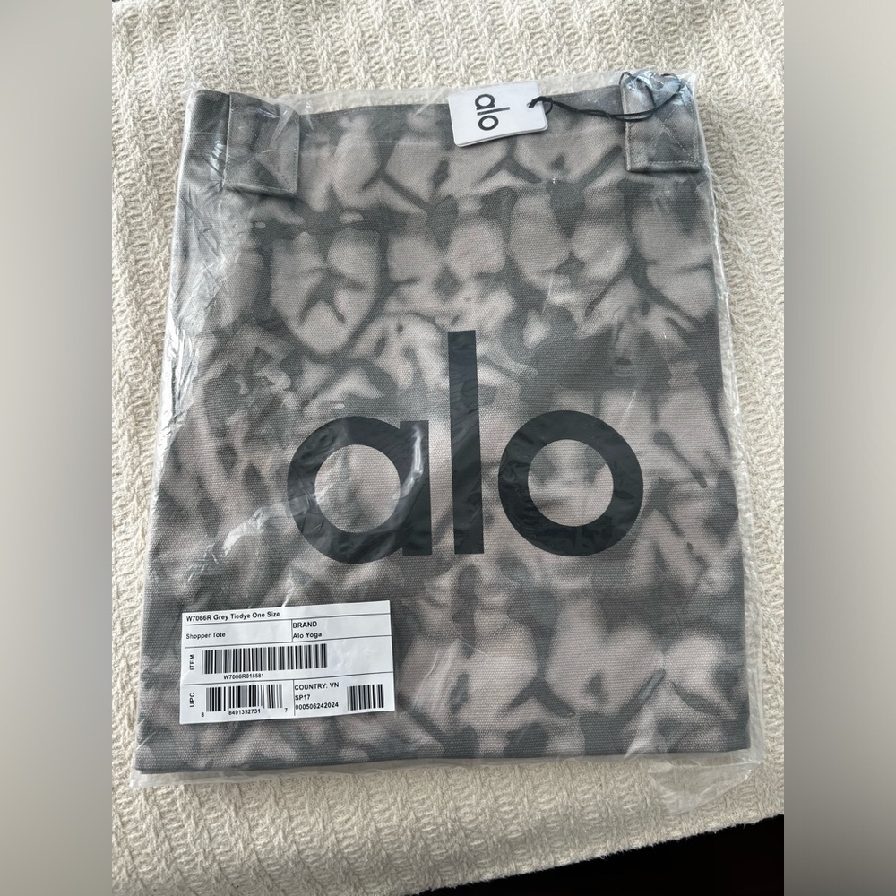 Alo Tote